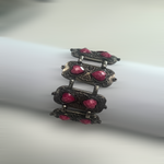 Vintage Bracelet with Heart Beads Design
